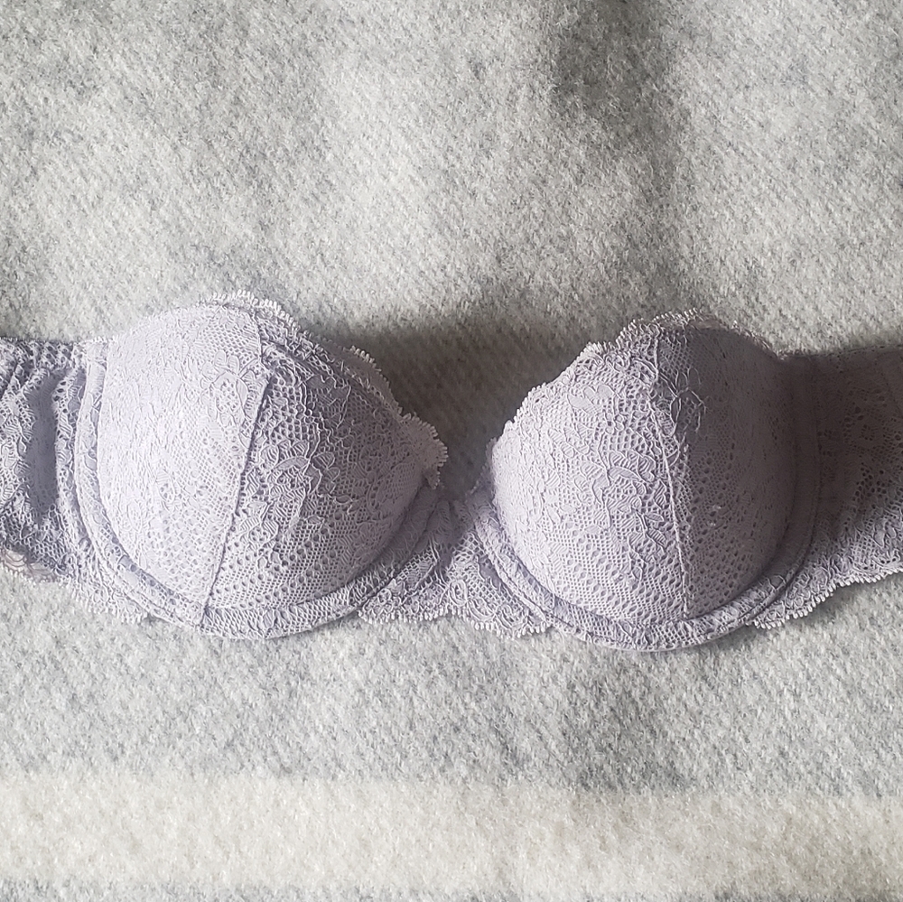 Gap Body Bra 34A pastel lavender periwinkle lace strapless lightly lined